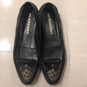 Beautiful Burberry 7.5 flats perfect condition